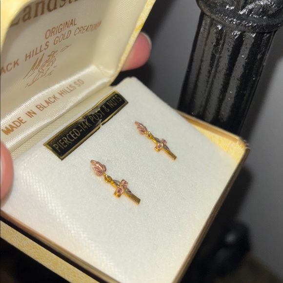 Vintage Landstrom's Black Hills Gold Cross Dangle Earrings - Picture 11 of 12